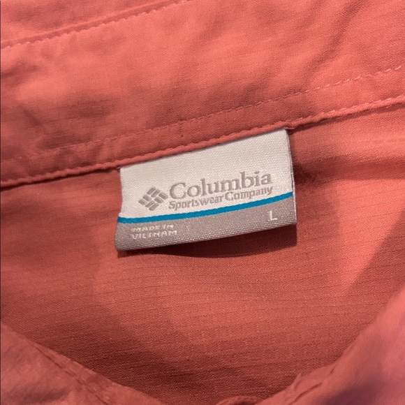 Columbia Men's Coral Casual Button-Down Shirt - Picture 2 of 4